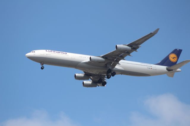 Airbus A340-300 (D-AIGL) - APROCH 27