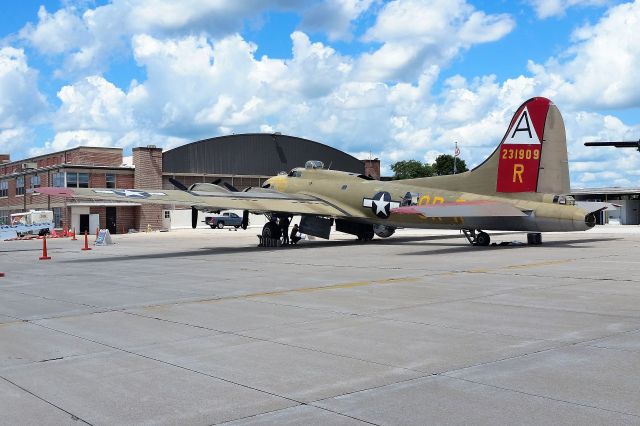 Boeing B-17 Flying Fortress (N93012) - "909" S/N 42-31909 on display 07/30/19. Sadly this aircraft was destroyed shortly thereafter in a crash at BDL on 10-02-19.