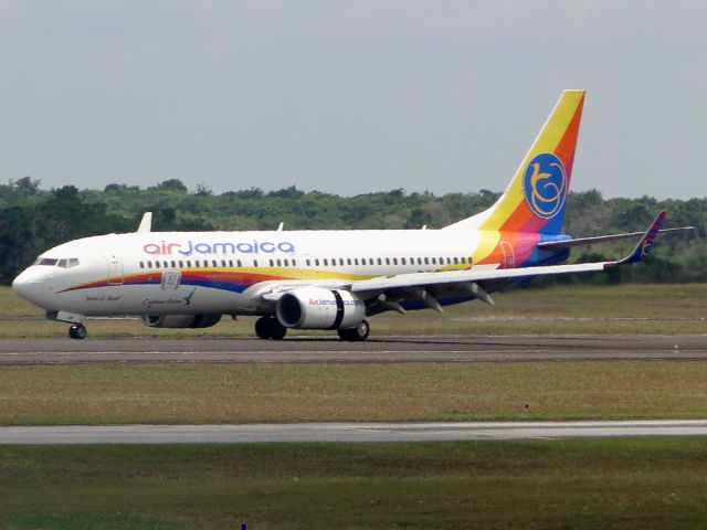 Boeing 737-800 (9Y-JMF)