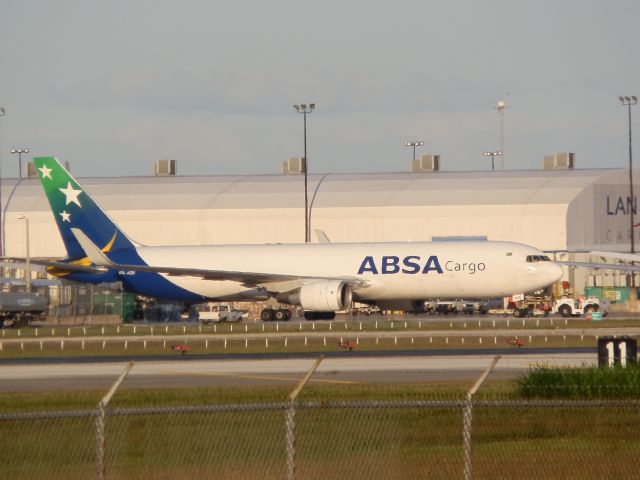 BOEING 767-300 (PR-ABB)