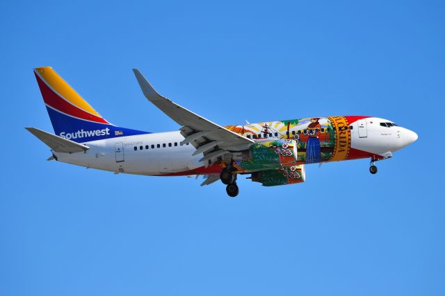 Boeing 737-700 (N945WN) - Florida One landing 23-R on 10-21-18