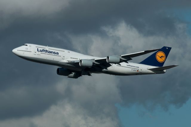 BOEING 747-8 (D-ABYK)