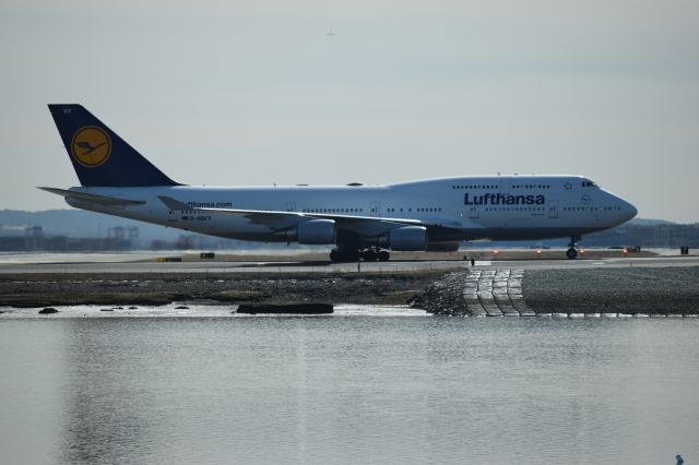 Boeing 747-200 (D-ABVY)