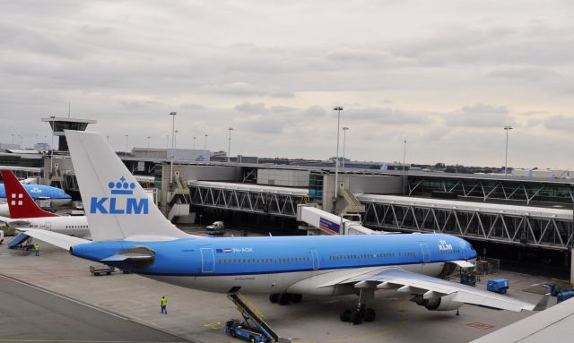 Airbus A330-200 (PH-AOH) - KLM Airbus A330-203 PH-AOH Senaatintori - Helsinki in Amsterdam Schiphol Airport