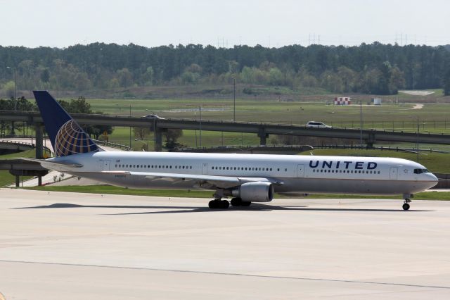 BOEING 767-400 (N69063) - Taken On 03-19-2011