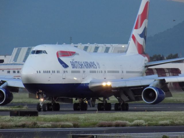 Boeing 747-400 (G-BNLK)