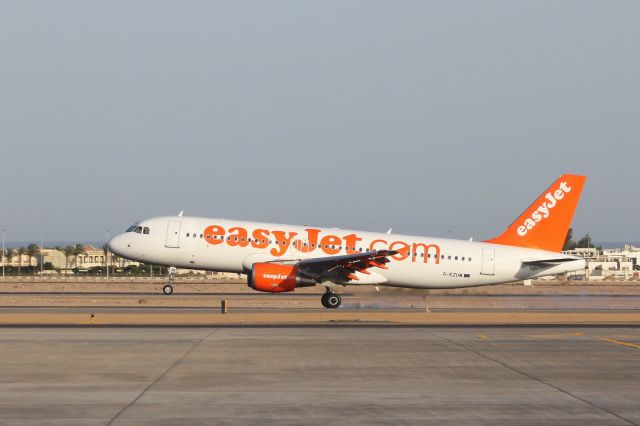 Airbus A320 (G-EZUW) - easyJet Airbus A320-200 landing at Sharm el-Sheikh International Airport