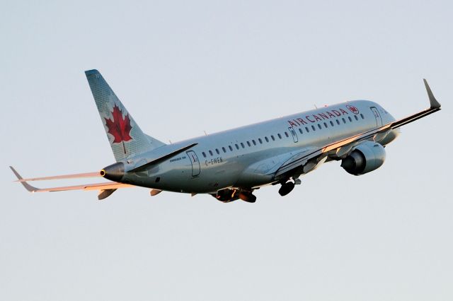Embraer ERJ-190 (C-GWEN)