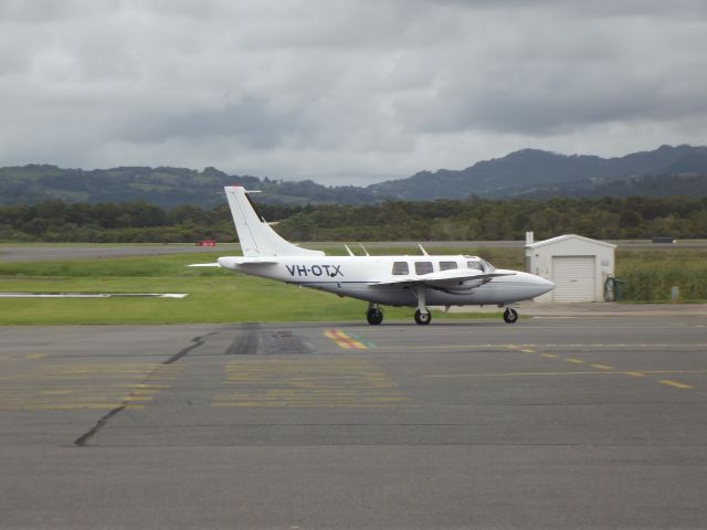 Piper Aerostar (VH-OTX)