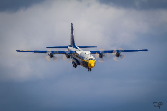 Lockheed C-130 Hercules — - Fat Albert dives to demonstrate short landing capability at MCAS Airshow 2012