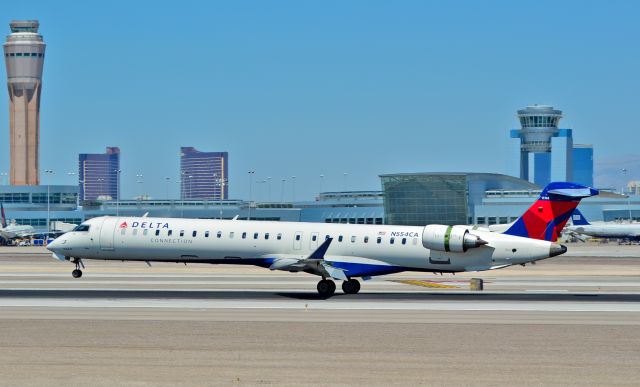 Canadair Regional Jet CRJ-900 (N554CA)