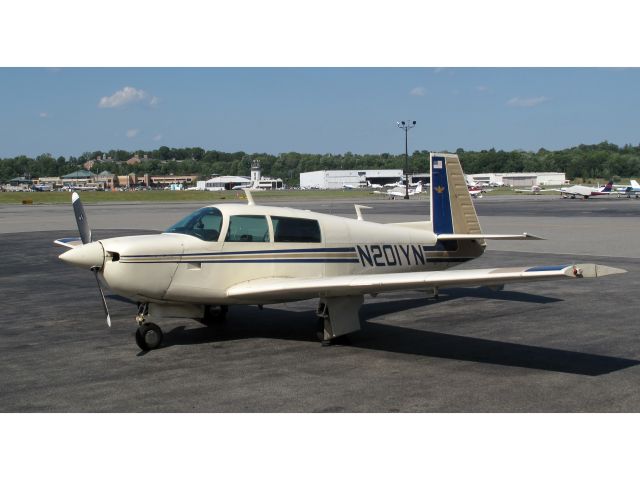 Mooney M-20 (N201YN) - Very nice aircraft! Built for speed.