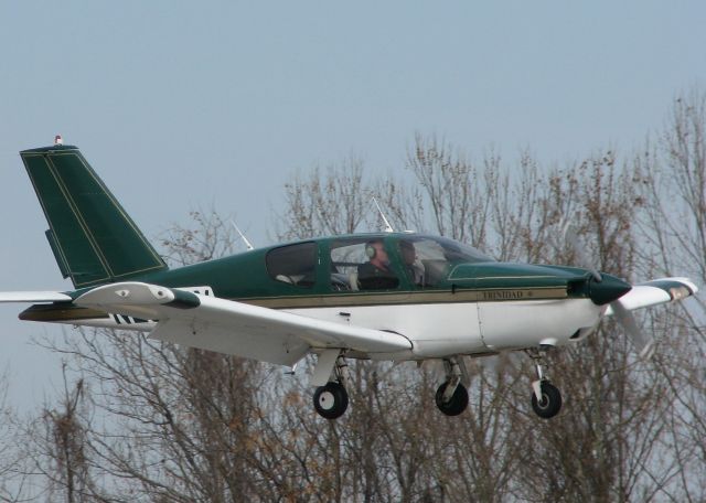 Socata TB-20 Trinidad (N2509X) - Landing at the Downtown Shreveport airport on runway 14.