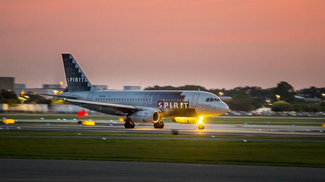 Airbus A319 (N512NK)