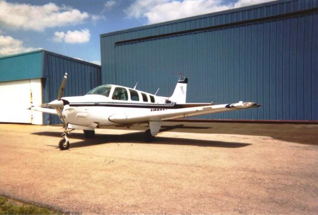 Beechcraft Bonanza (36) (N8209A) - A36