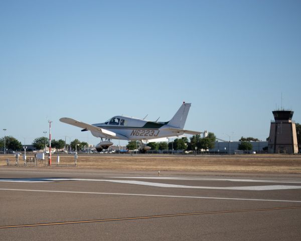 Piper Cherokee (N6223J)