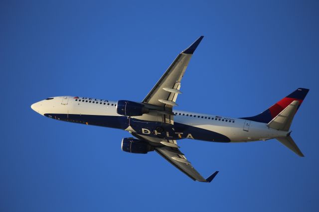 Boeing 737-800 (N3760C)