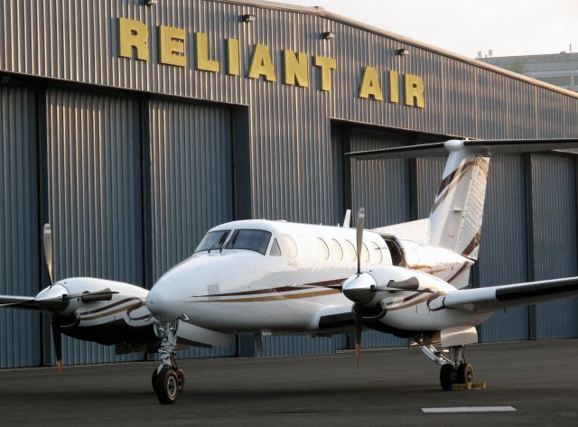 Beechcraft Super King Air 300 (RLI351)