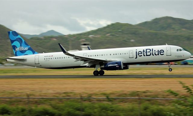 Airbus A321 (N929JB)