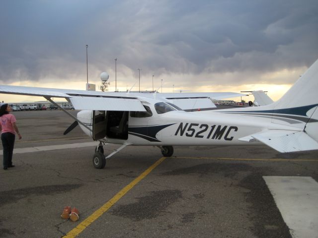 Cessna Skyhawk (N521MC) - Preflighting for an early morning departure