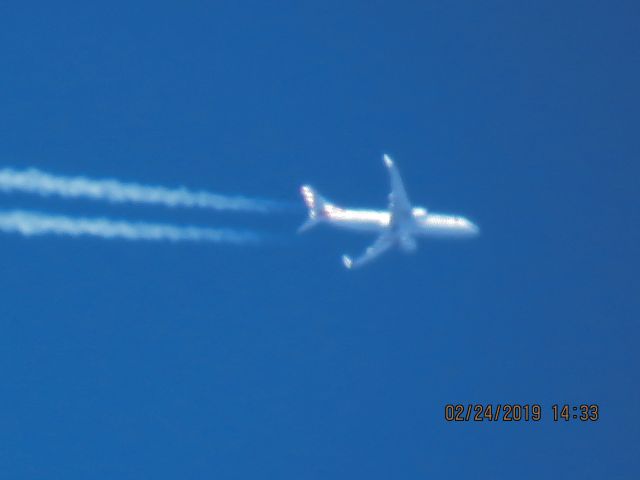 Boeing 737-800 (N938AN)