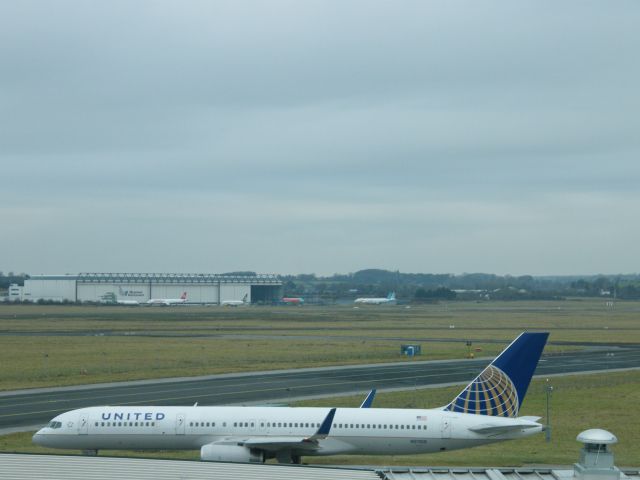 Boeing 757-200 (N21108) - N21108 Boeing 757-224/W   CN 27298/645 COA 24/25 WITH UNITED TITLES AT EINN 03-01-2011