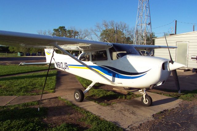 Cessna Skyhawk (N912JR)