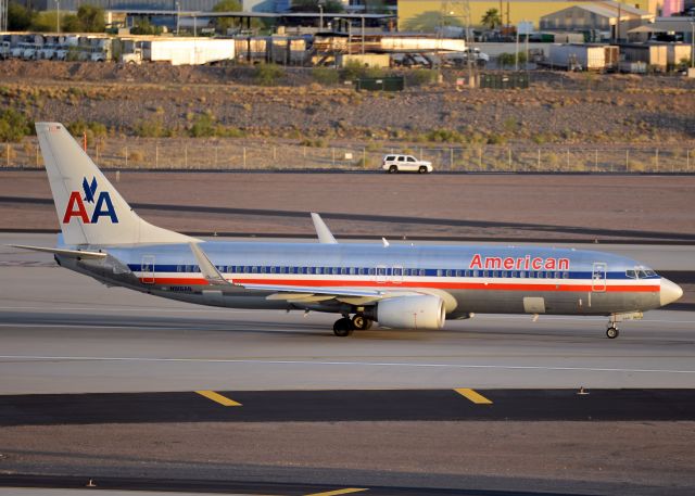 Boeing 737-800 (N916AN)