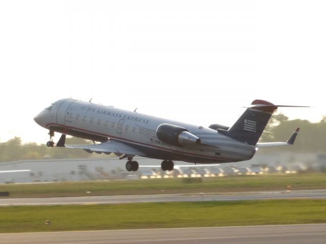 Canadair Regional Jet CRJ-200 (N430AW)