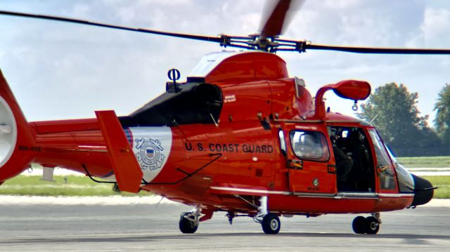 VOUGHT SA-366 Panther 800 (C6586) - 6586, of USCG Air Station Miami, getting ready to depart KHUF on its way back to home after spending the summer in Chicago. br /br /This aircraft is an Aérospatiale MH-65E Dolphin, SN 6285, owned/operated by the United States Coast Guard. br /br /9/7/22