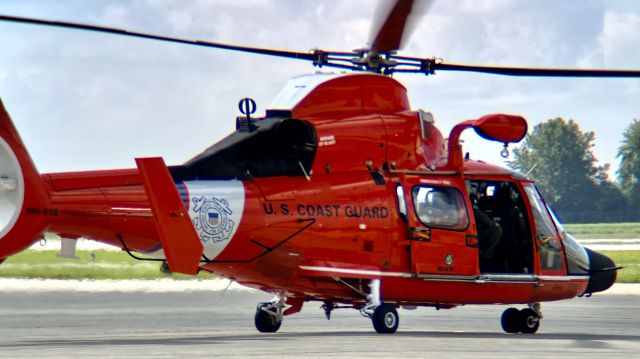 VOUGHT SA-366 Panther 800 (C6586) - 6586, of USCG Air Station Miami, getting ready to depart KHUF on its way back to home after spending the summer in Chicago. br /br /This aircraft is an Aérospatiale MH-65E Dolphin, SN 6285, owned/operated by the United States Coast Guard. br /br /9/7/22