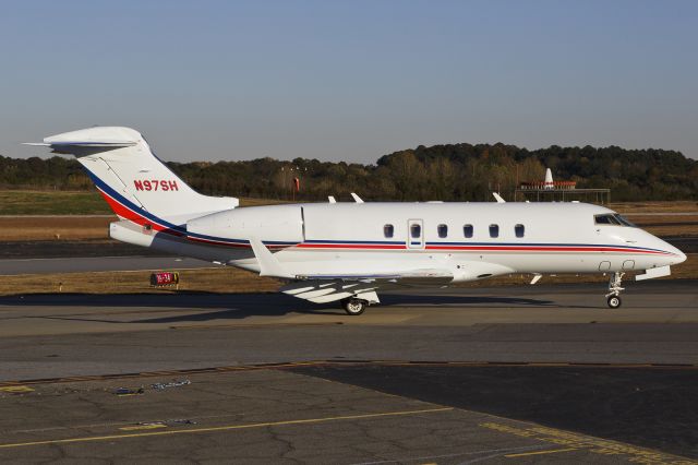 Bombardier Challenger 300 (N97SH)