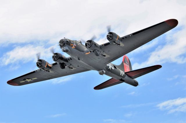 Boeing B-17 Flying Fortress (N7227C) - Sadly this aircraft was destroyed and the crew lost in a mid-air collision at a Dalls area Air Show.