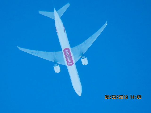 BOEING 777-300ER (A6-EQD)