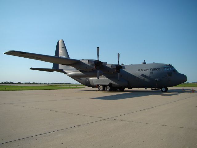 Lockheed C-130 Hercules —