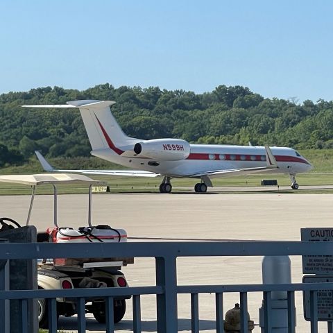 N599H — - Plane Spotting at beautiful Butler County Airport 