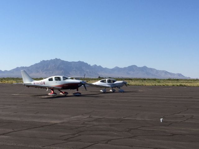 Cessna 350 (N193DW) - On a beautiful day back from California to Houston.  Deming Municipal in New Mexico