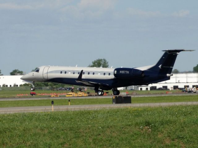 Embraer Legacy 600/650 (N1977H)