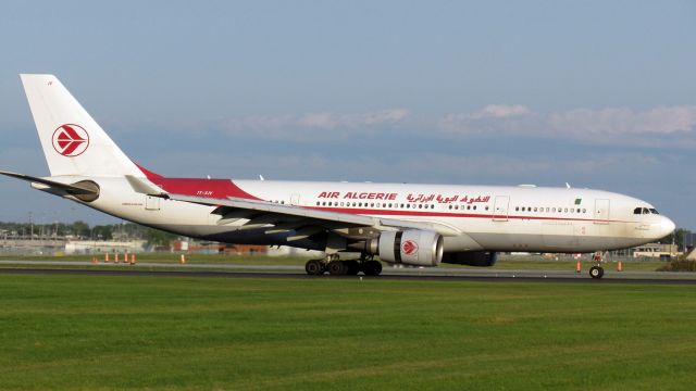 Airbus A330-200 (7T-VJV)