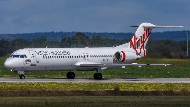 Fokker 100 (VH-FNU)