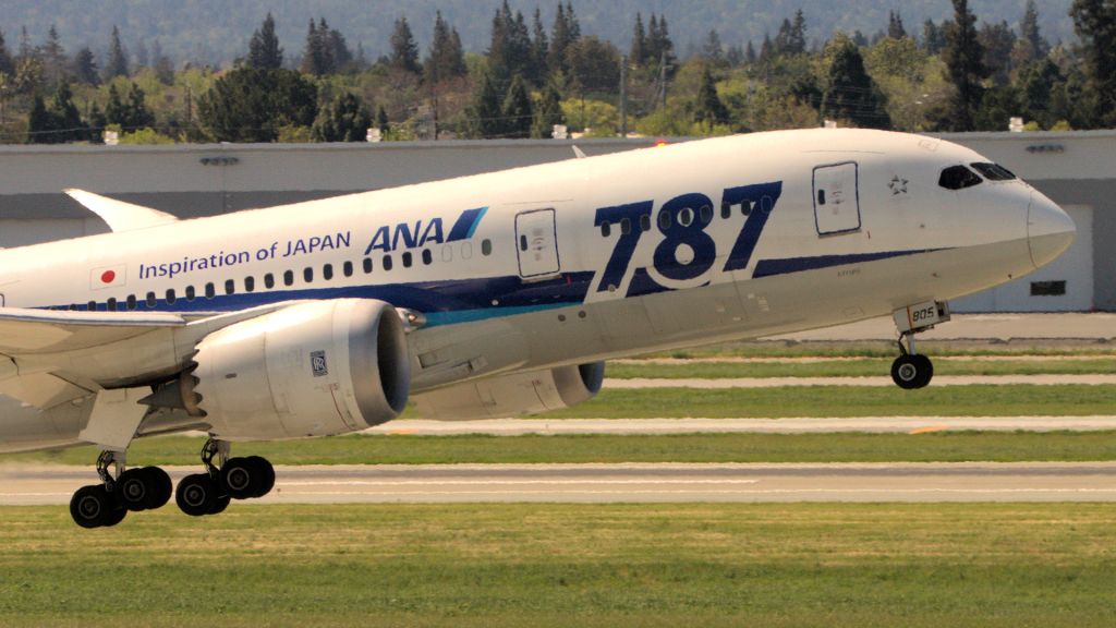 Boeing 787-8 (JA805A)