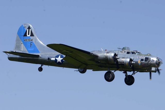 Boeing B-17 Flying Fortress (N9323Z) - Boeing B-17G Sentimental Journey lands at the conclusion of a revenue flight.