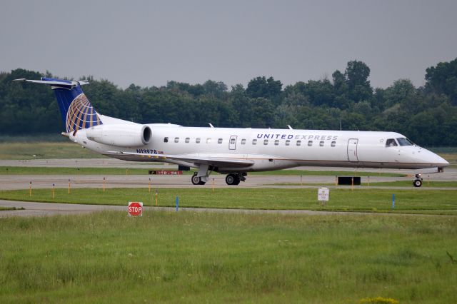 Embraer ERJ-145 (N13978)