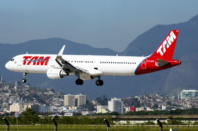 Airbus A321 (PT-XPD)