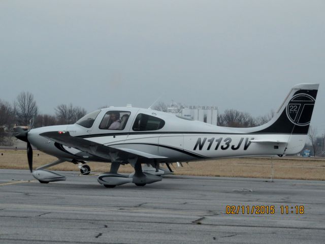 Cirrus SR-22 (N113JV)