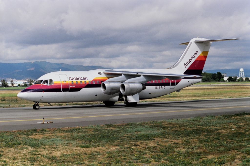 British Aerospace BAe-146-200 (N144AC) - KSJC - Aircal/AA merger paint on this BAe-146 arriving from Orange County date apprx March 1988. Click full.br /br /Serial number 2054 LN:54br /Type Bae 146-200br /First flight date 25/04/1986br /Test registration G-5-054