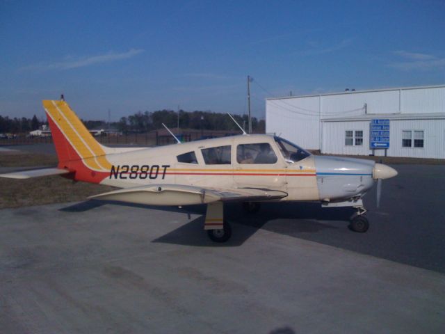 Piper Cherokee Arrow (N2880T)