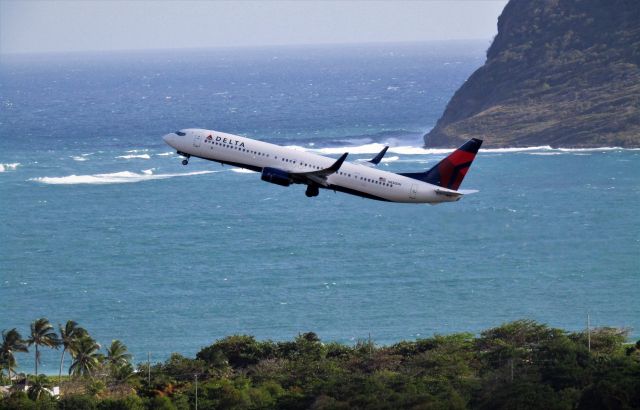 Boeing 737-900 (N830DN)