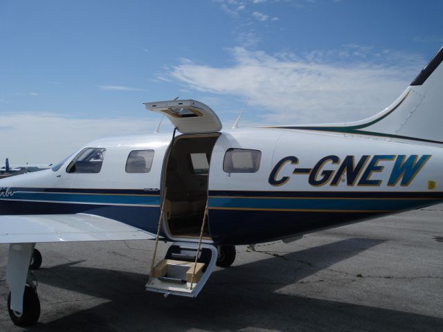 Piper Malibu Mirage (C-GNEW)