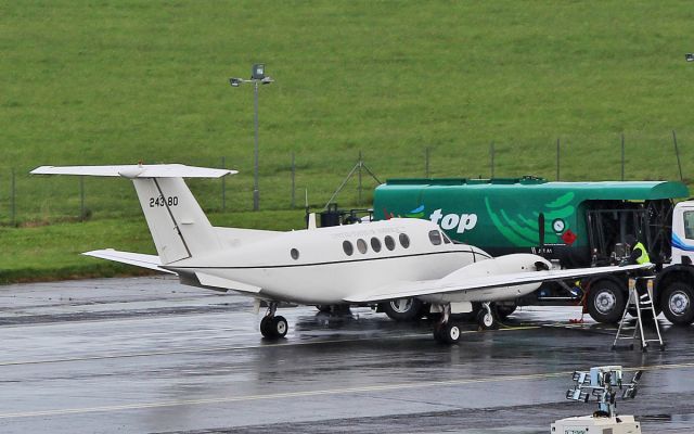 8424380 — - "duke83" u.s. army c-12d 84-24380 at shannon 20/7/17.